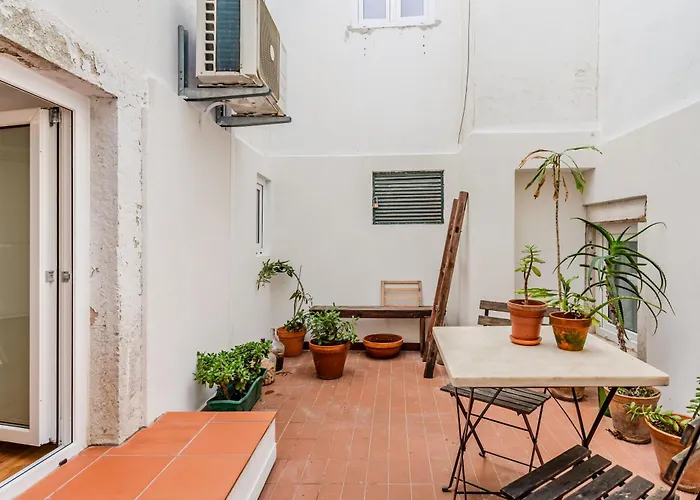 Alfama Pateo Lisbona