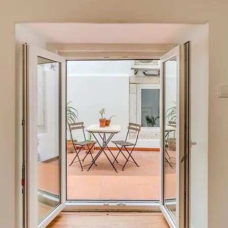 Apartmán Alfama Pateo *